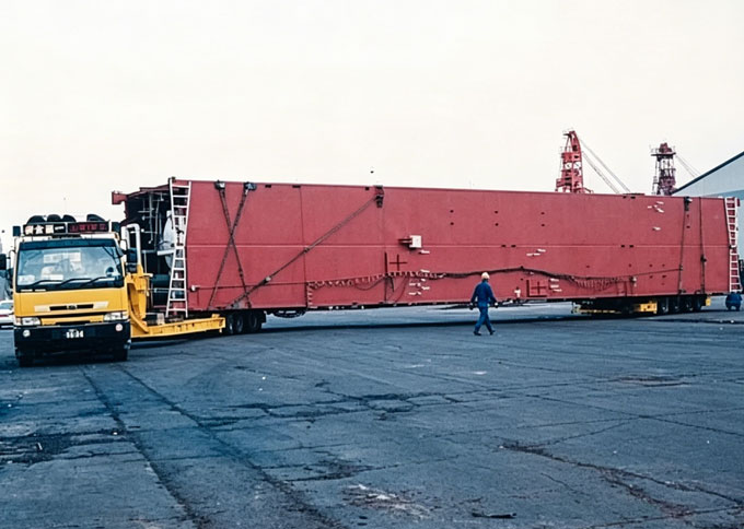 Multi-functional combined transport vehicle